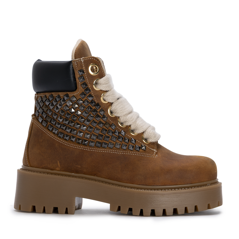 STARBOOT CUSTOM – Brown Pyramid Stud Edition