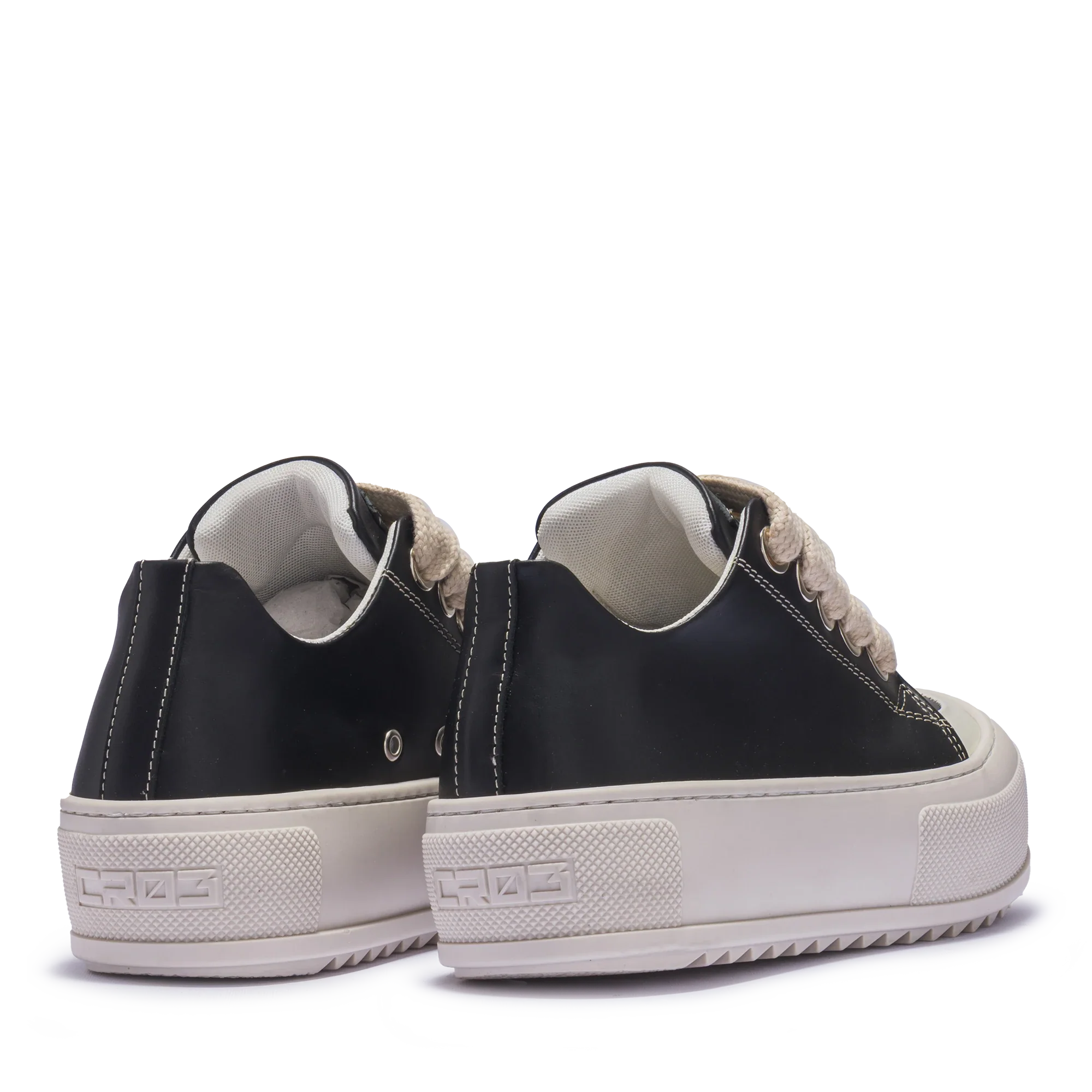 BULK – Low Top Total Black Leather