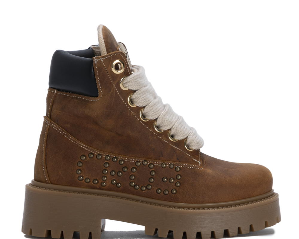 STARBOOTCUSTOM_BrownStudHeritage.png