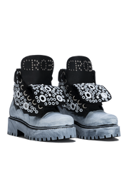 STARBOOT CUSTOM — Weiße Edition mit Ösen und Bemalung
