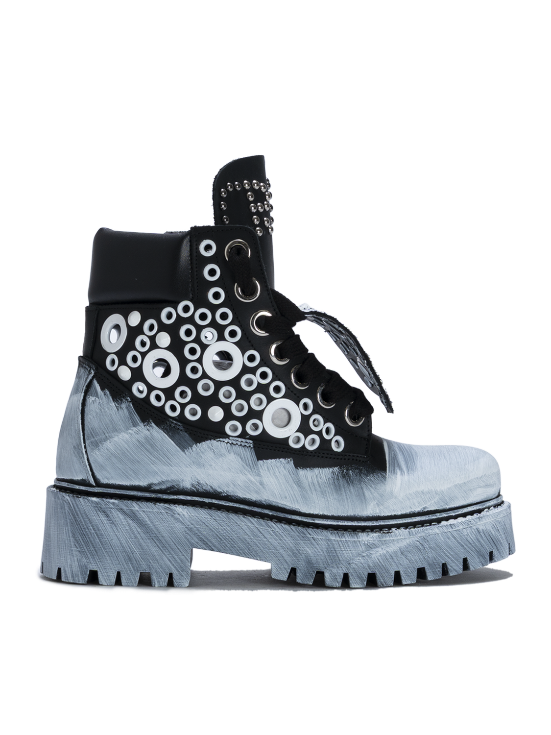 STARBOOT CUSTOM — Weiße Edition mit Ösen und Bemalung
